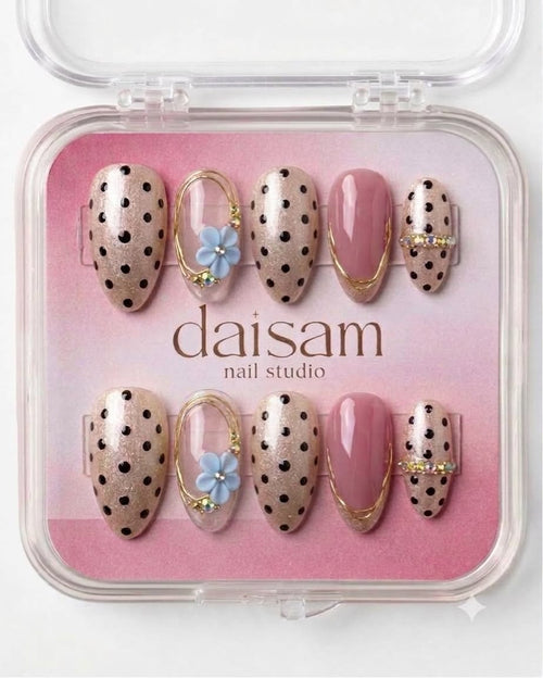 Blue Crush press-on nails set Daisam