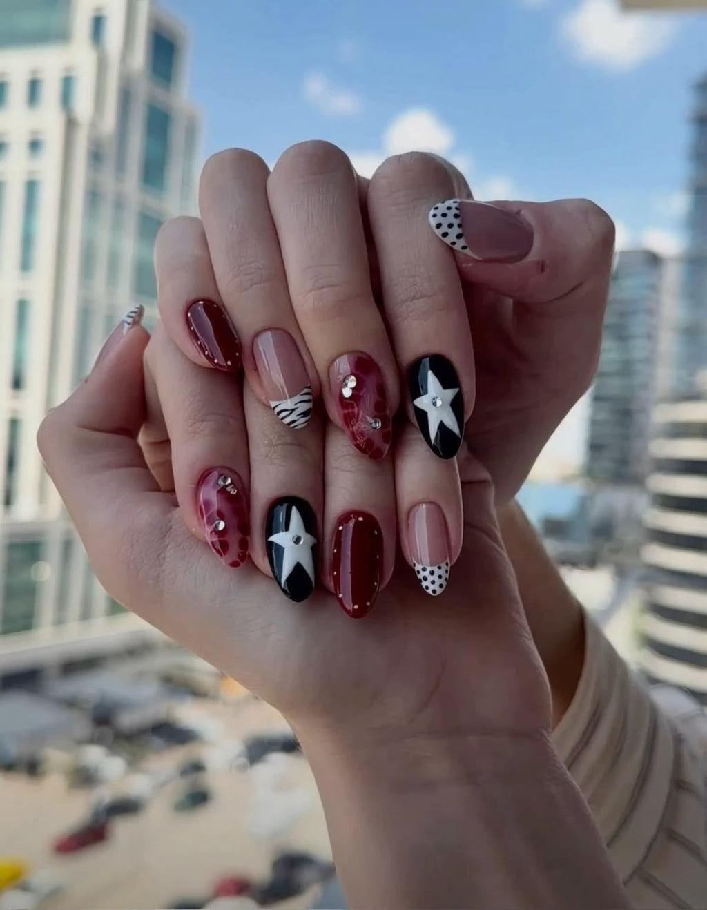 Diseño Estrella Vino en mano