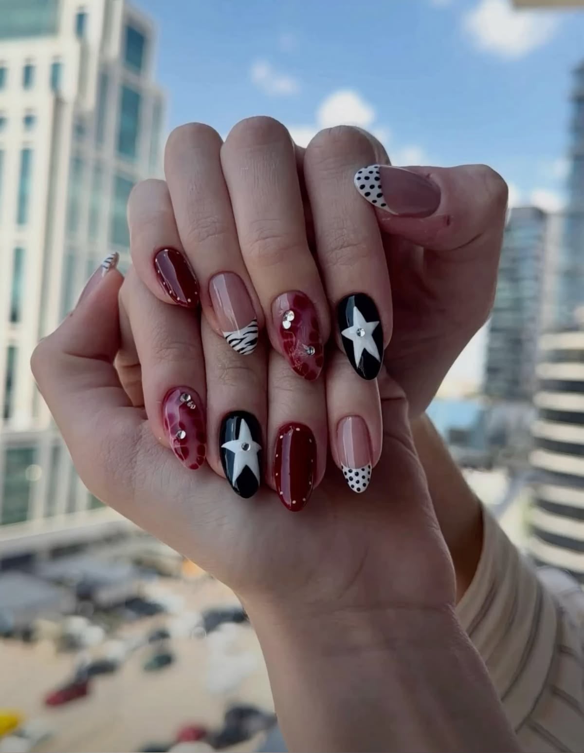 Diseño Estrella Vino en mano