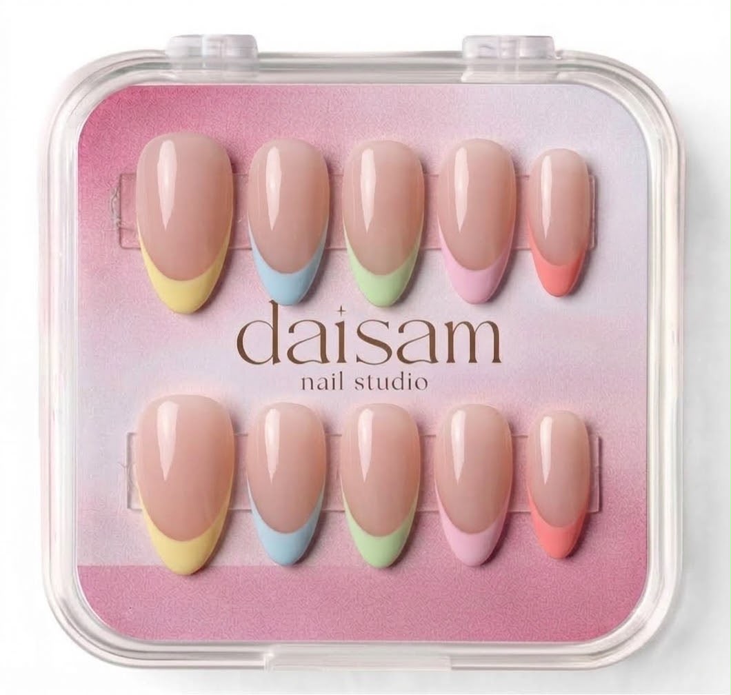 Happy French press-on nails worn on model Daisam