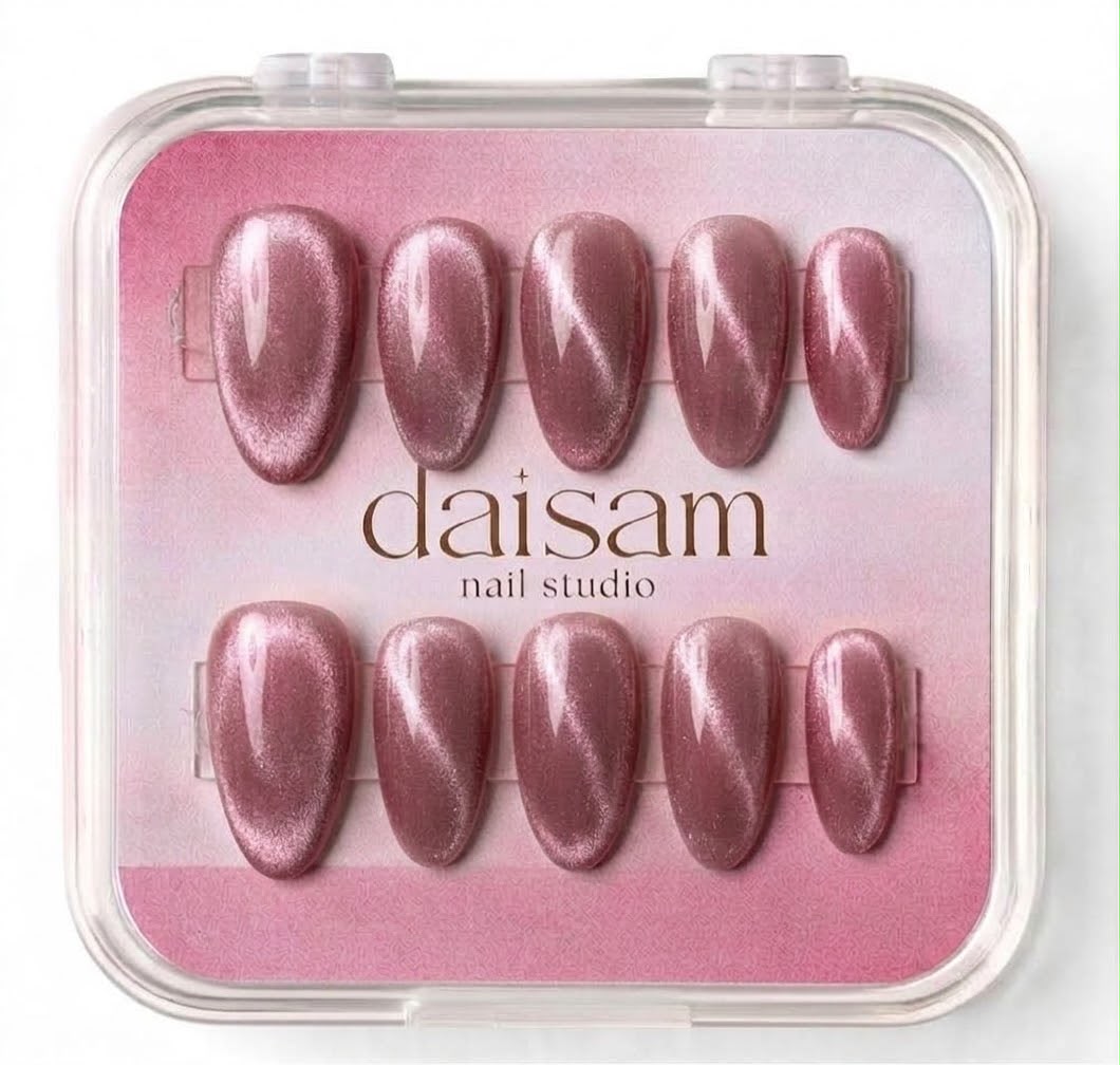 Pink Velvet press-on nails set Daisam