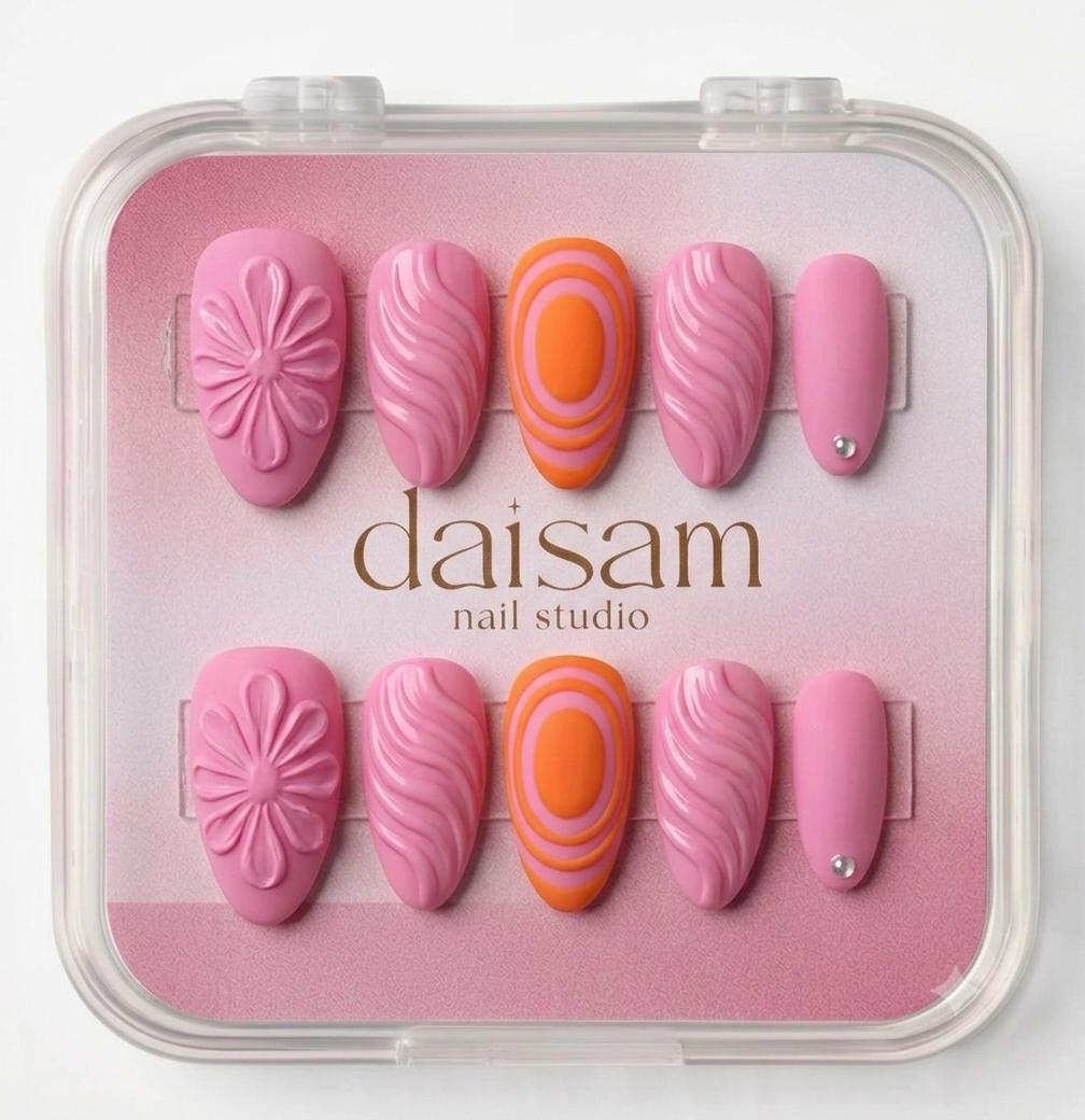 Sunset Pop press-on nails set Daisam