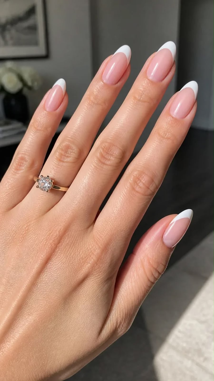 The Classic French press-on nails worn on model Daisam